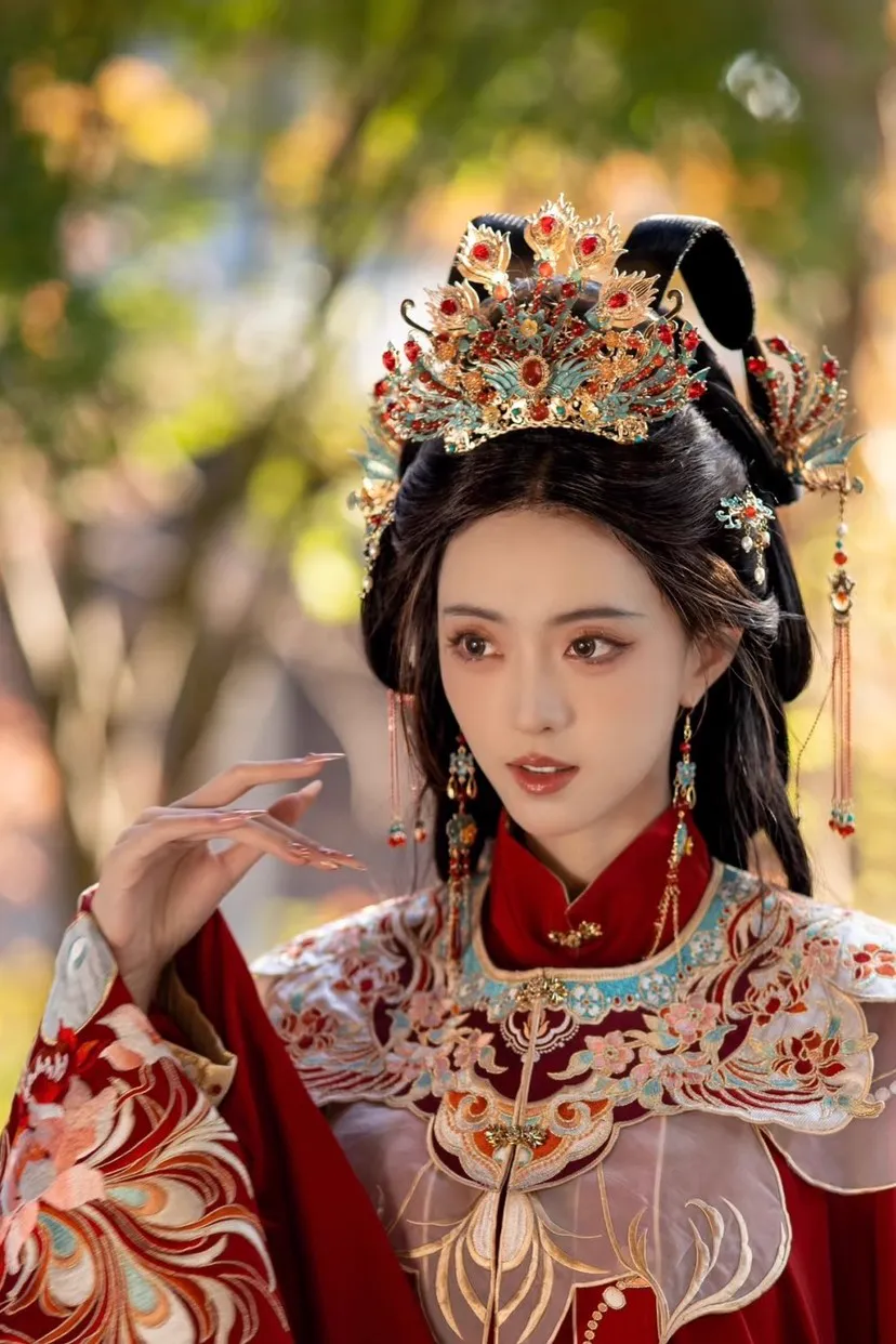 为了宗门，冷艳宗主选择向你低头